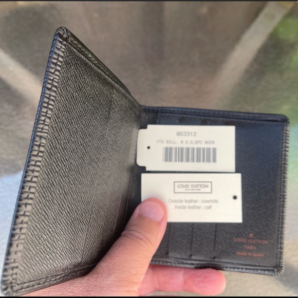 LOUIS VUITTON 6-Card Wallet - Picture 3 of 6